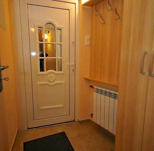 アパート U Jacka